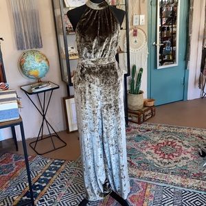 CRUSHED VELVET WIDE LEG ROMPER WITH *POCKETS* Ties behind the neck